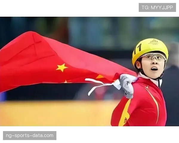 王濛在家切个西瓜都像在压步过弯