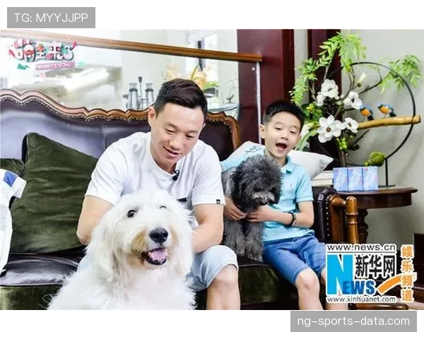 杨威训练时候像高冷明星，生活里却爱买菜拎着大袋子一点架子都没有？